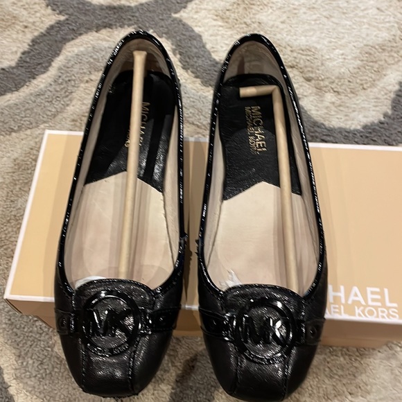 Michael Kors loafers - Picture 2 of 9